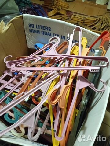 Плечики для верхней одежды(крепкие)много