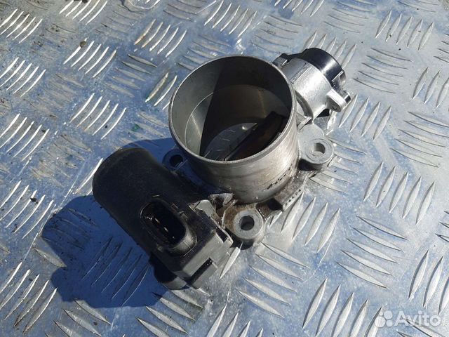Дросельная заслонка Тойота Хайлюкс 2014 2.5