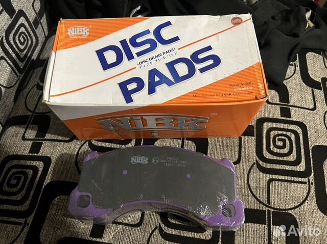 Комплект новых тормозных колодок на Porsche,VW