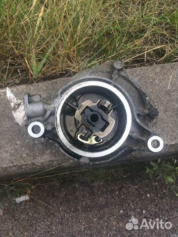 Вакуумный насос на Бмв х 5 е70 3.0 Дизель