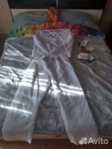 Костюм факелоносца Эстафеты Олимпийского огня 2014