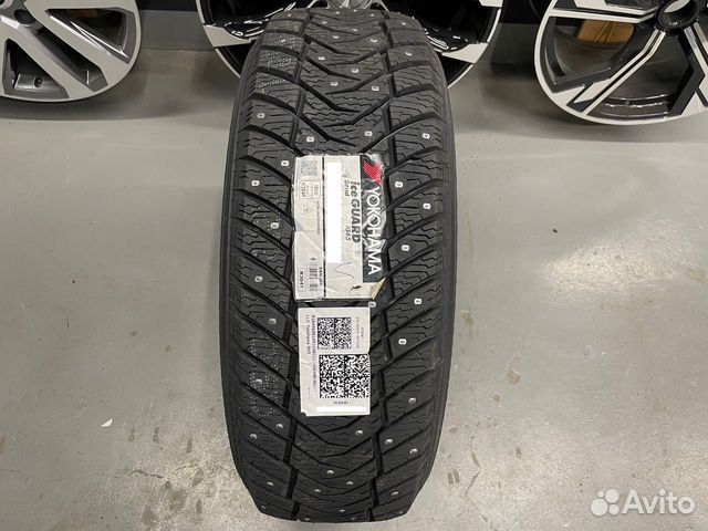 Yokohama IceGuard Stud IG65 215/55 R17 98T
