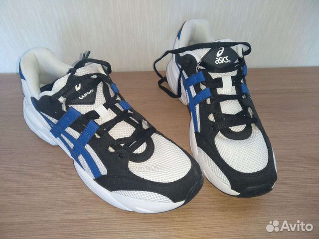 Кроссовки Asics