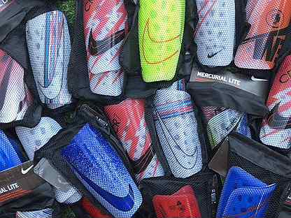 Футбольные щитки новые Nike