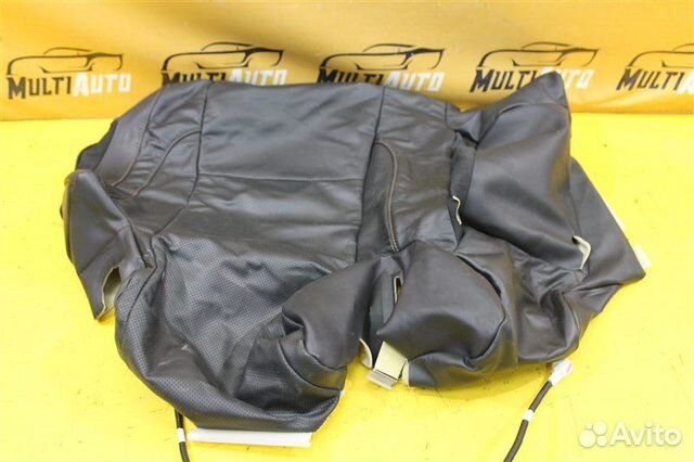 Обшивка сидения задняя правая Toyota Highlander 3