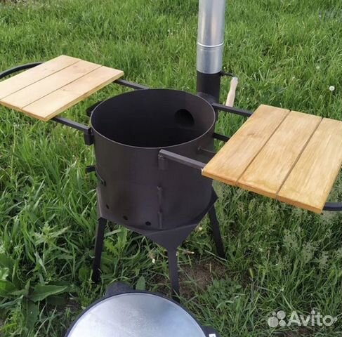 Очаг с трубой и столиком