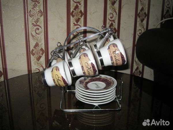 Кофейные чашечки на подставке