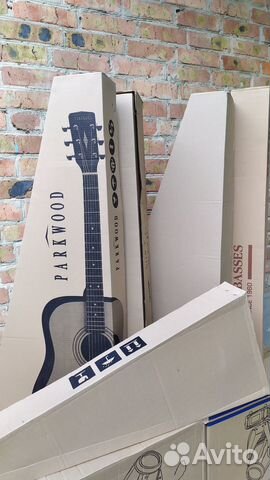 Пустые коробки от гитар для транспортировки