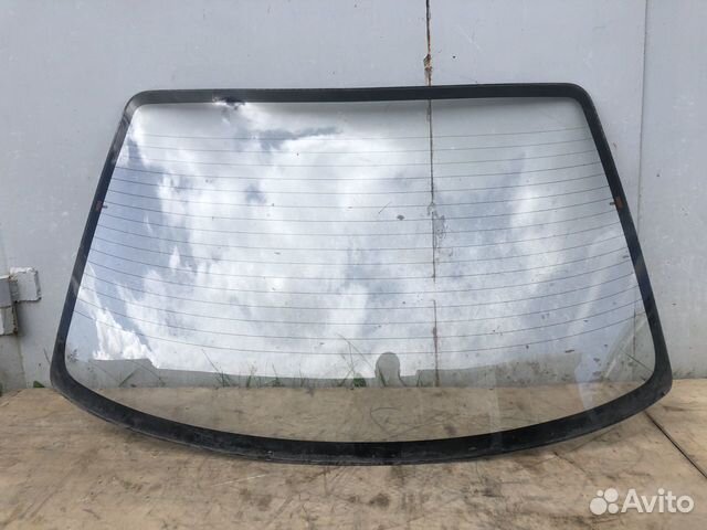 Стекло задние для Audi 100 C3