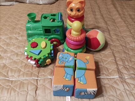 Игрушки для малышей пакетом