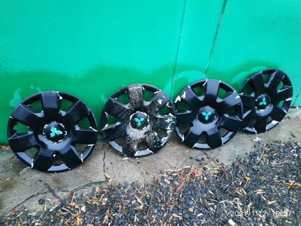 4252A044 колпаки R16 мицубиси лансер 10 оригинал