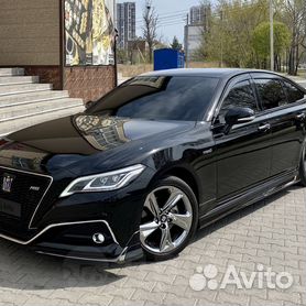 Toyota Crown 2018 черный