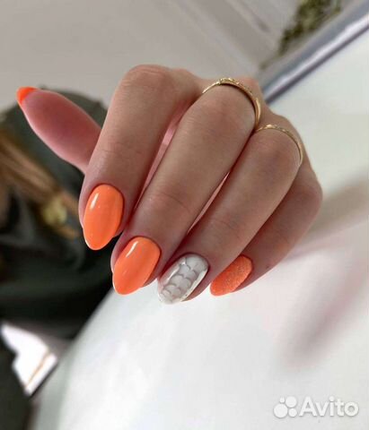 Модель на маникюр