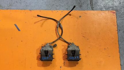 Суппорт тормозной передний на VW Golf 6