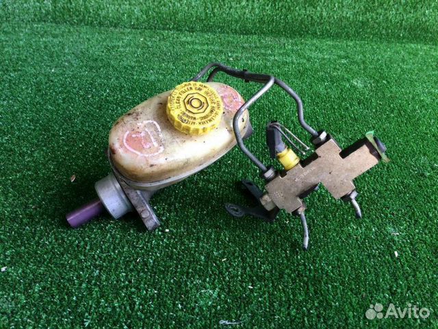 Главный тормозной цилиндр Jeep Cherokee XJ ERH