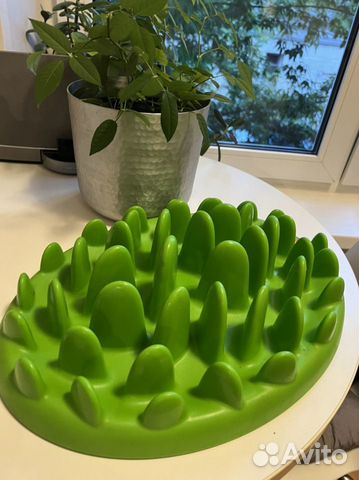 Интерактивная кормушка для собак и кошек