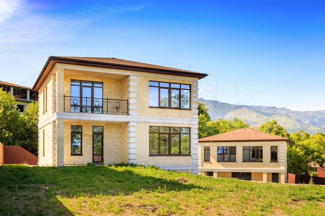 Дом 172,5 м² на участке 4,5 сот.