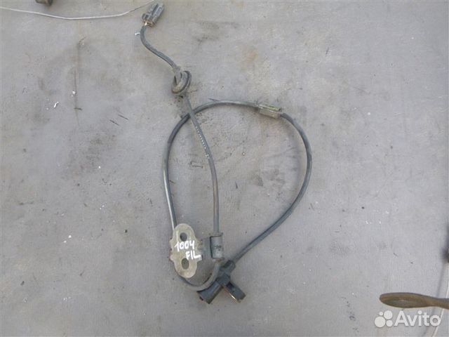 Датчик abs передний левый Subaru Legacy BE5 EJ204