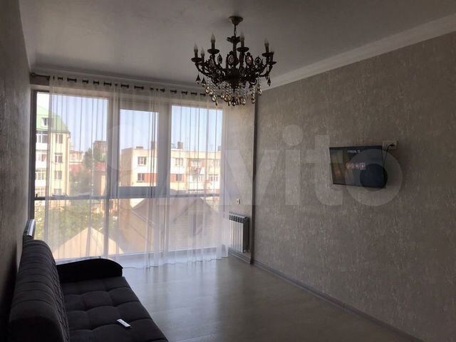 2-к. квартира, 60 м², 4/18 эт.