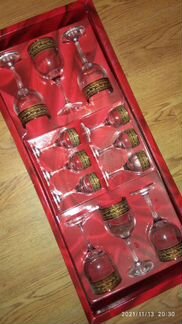 Набор бокалов и рюмок