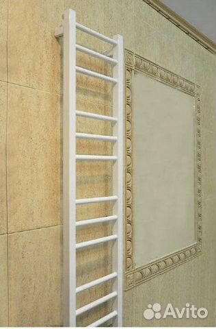 Водяной полотенцесушитель белый глянец.Грота