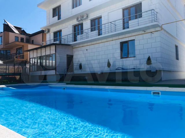 Комната 20 м² в > 9-к., 1/3 эт.