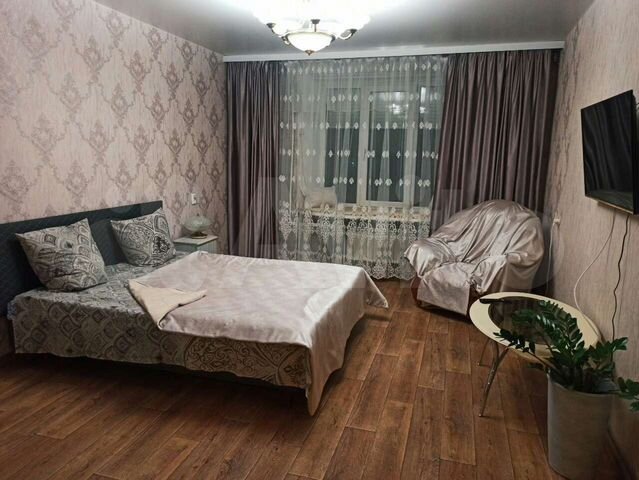 2-к. квартира, 60 м², 1/6 эт.