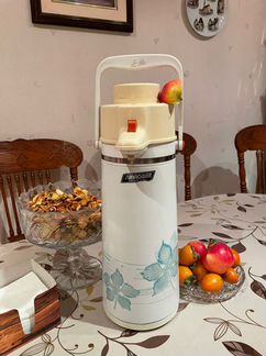 Термос с помпой