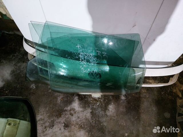 Стекло боковое дверное Volkswagen Passat B3