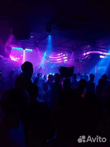 Бармен в ночной клуб