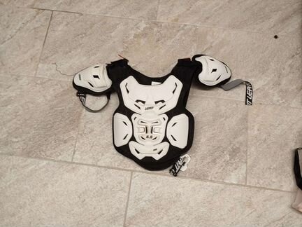 Мото экипировка с плечами