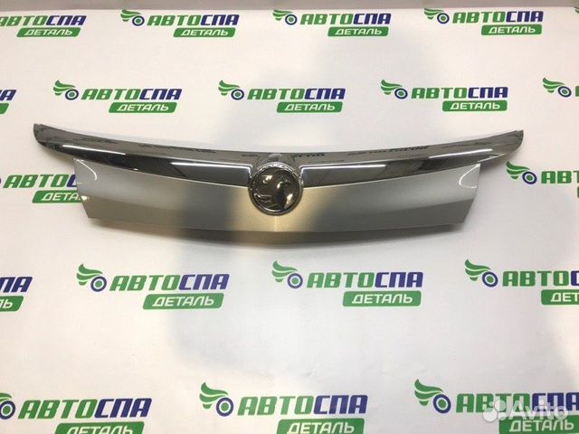 Молдинг крышки багажника задний Opel Insignia