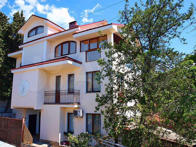 Дом 200 м² на участке 2 сот.