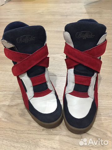 Кроссовки жен. Buffalo на платформе 39 размер
