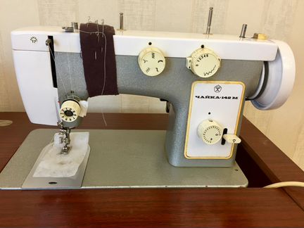 Швейная машинка электрическая