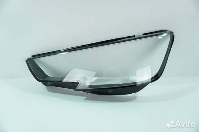 Стекло фары левое Audi A4 B9 2015-2020