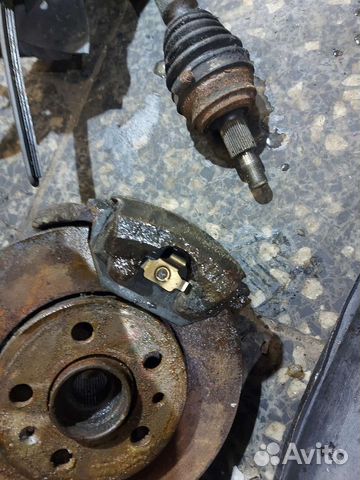 Передний суппорт L, P для Skoda octavia tour