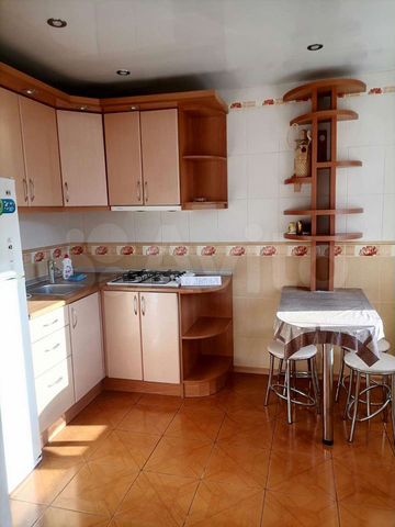 2-к. квартира, 42 м², 3/3 эт.