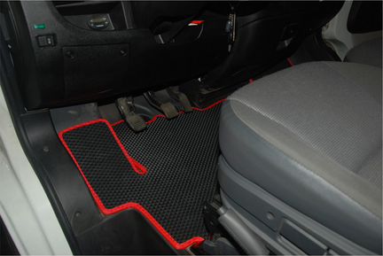 Коврики в салон Mitsubishi Чёрные с красным кантом