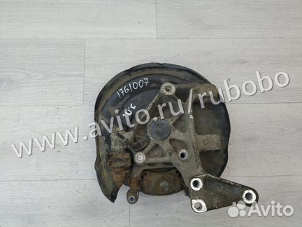 Кулак задний правый 3C0505434K VW Passat (B6) 2005