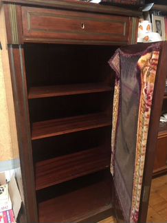 Старинная горка шкаф