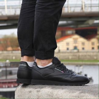 Reebok classic черные яч382