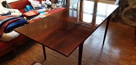 Стол обеденный