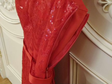 Платье красное