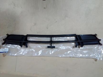 Решетка переднего бампера Hyundai Getz 2002 2005