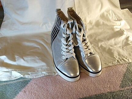 Ботинки осенние - весенние