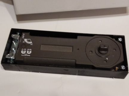 Доводчик для стеклянных дверей