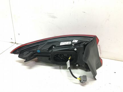 Фонарь правый Maserati Levante