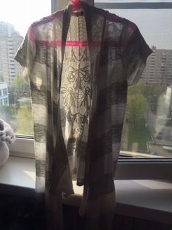 Трикотажная накидка с вышивкой