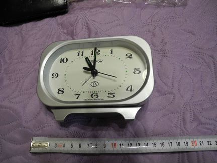 Часы-будильник Восток начало 2000 механика